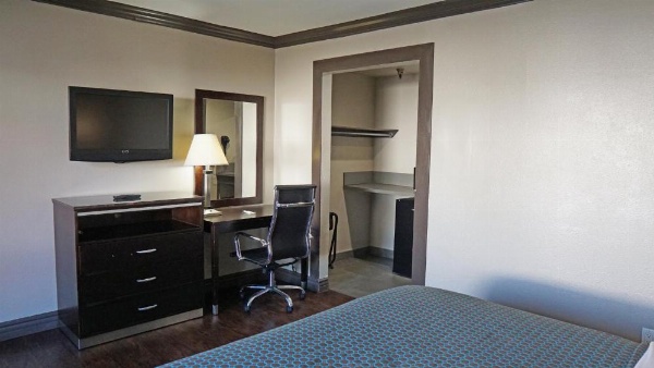 Hawthorne Plaza Inn Near LAX image 13